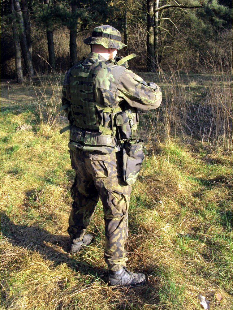 Odhazovák na prázdné zásobníky gen.2 (s plast výztuží) - Flecktarn