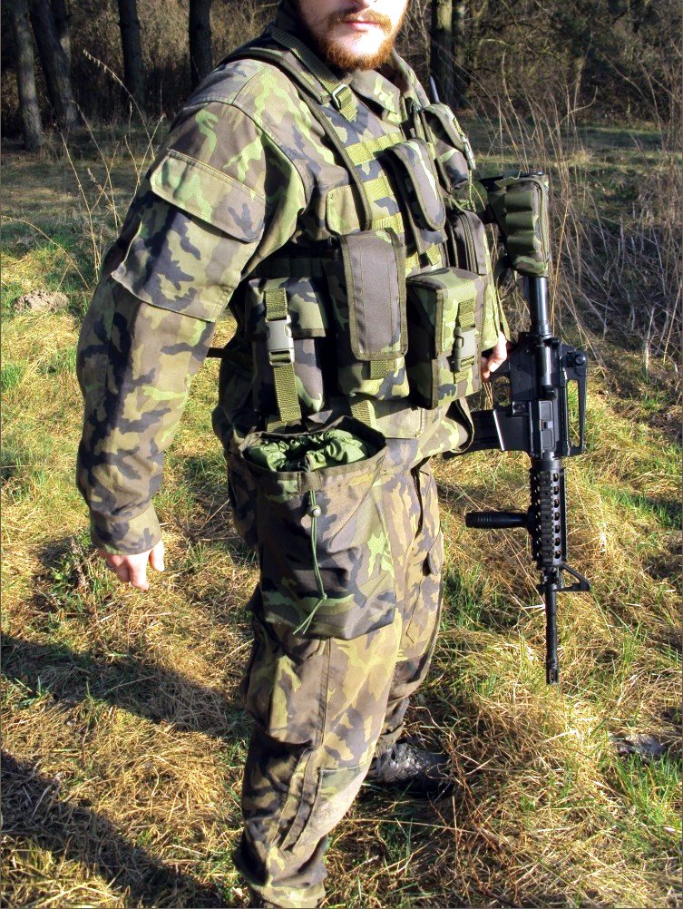 Odhazovák na prázdné zásobníky gen.2 (s plast výztuží) - Flecktarn
