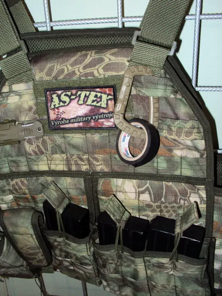 Plastová karabina Taclink Coyote brown