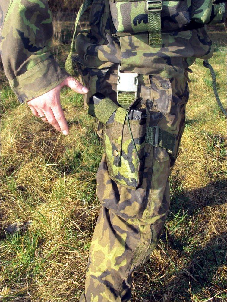 Pouzdro na pistoli s dvojím jištěním stehenní - Multicam Tropic Gen.2