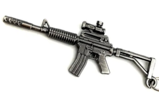 Kovový přívěšek M4 - 6cm